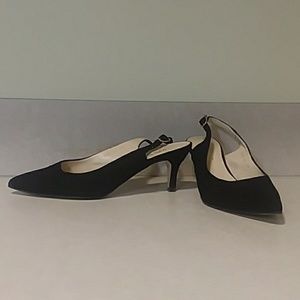 Black kitten pumps